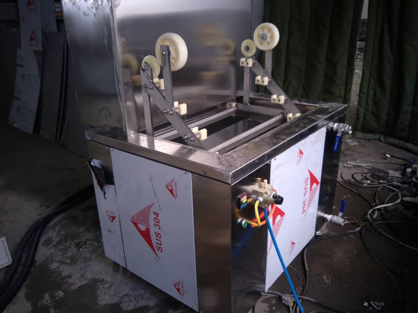 超聲波清洗機(jī)中超聲波振蕩器的維護(hù)有哪些需要注意的？